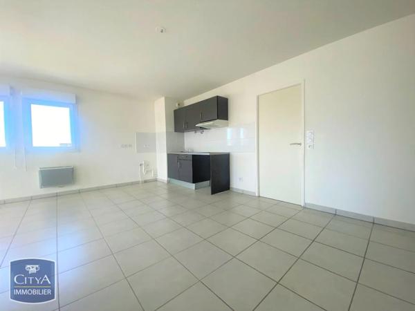 Appartement à louer 4 pièces 82m²