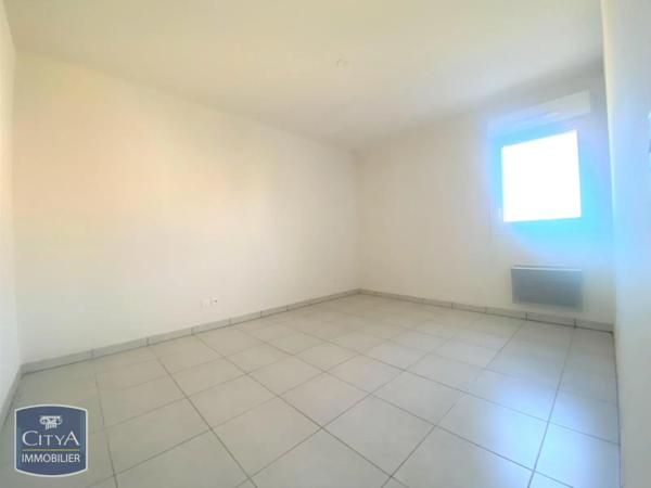Appartement à louer 4 pièces 82m²