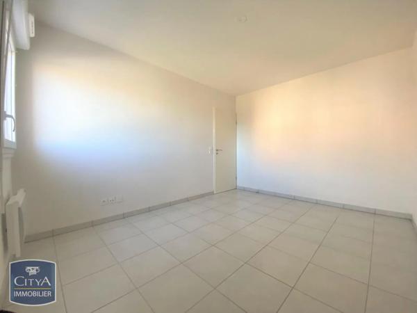Appartement à louer 4 pièces 82m²