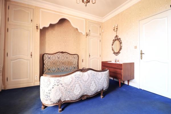 Sénas, maison 215m² avec dépendances et jardin