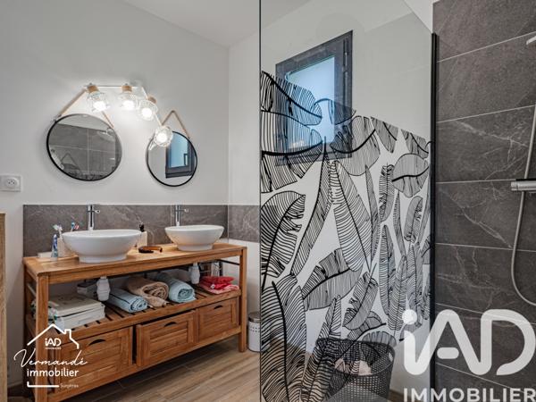 Maison à vendre 6 pièces 138 m² Saint-Saturnin-du-Bois