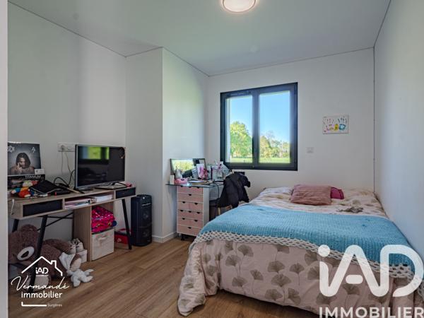 Maison à vendre 6 pièces 138 m² Saint-Saturnin-du-Bois