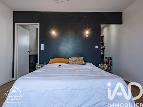 Maison à vendre 6 pièces 138 m² Saint-Saturnin-du-Bois