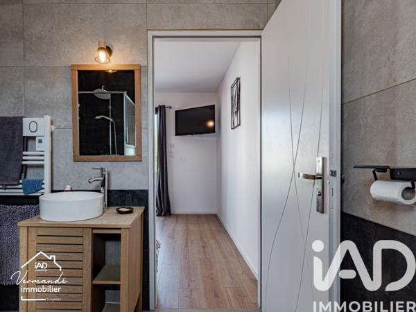 Maison à vendre 6 pièces 138 m² Saint-Saturnin-du-Bois