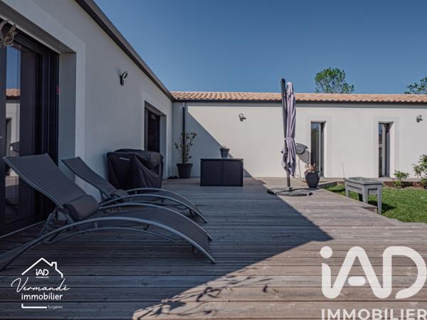 Maison à vendre 6 pièces 138 m² Saint-Saturnin-du-Bois