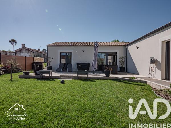 Maison à vendre 6 pièces 138 m² Saint-Saturnin-du-Bois