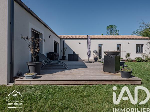 Maison à vendre 6 pièces 138 m² Saint-Saturnin-du-Bois
