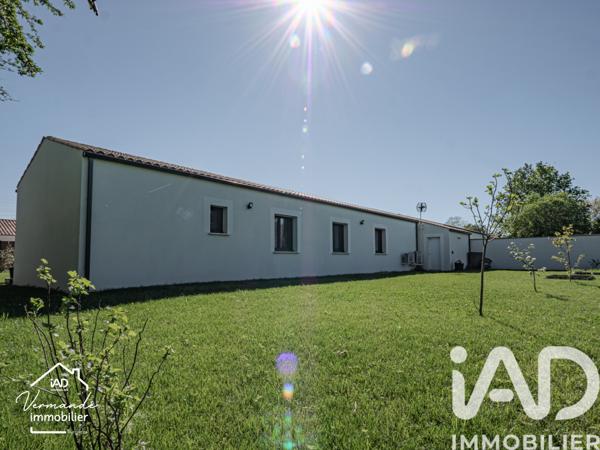 Maison à vendre 6 pièces 138 m² Saint-Saturnin-du-Bois