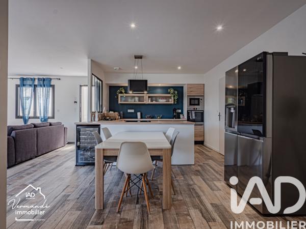 Maison à vendre 6 pièces 138 m² Saint-Saturnin-du-Bois