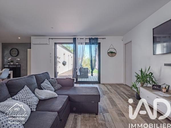 Maison à vendre 6 pièces 138 m² Saint-Saturnin-du-Bois