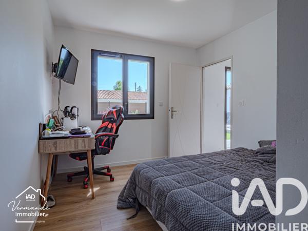 Maison à vendre 6 pièces 138 m² Saint-Saturnin-du-Bois