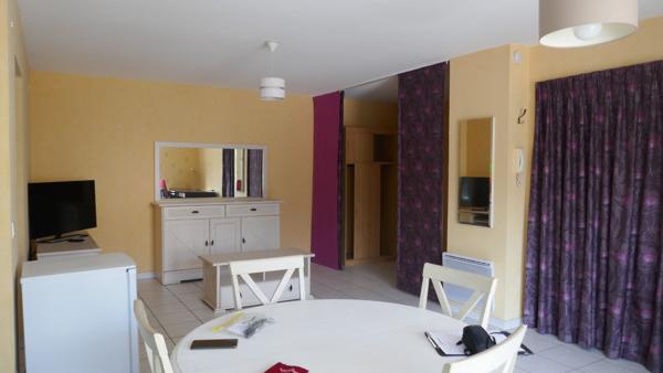 FAVERGES. APPARTEMENT T1BIS AVEC GARAGE ET PARKING PRIVATIF