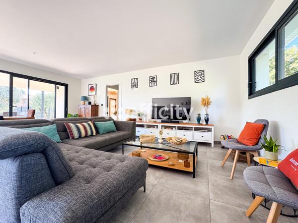 Maison 4 pièces - 130 m² Exclusivité efficity