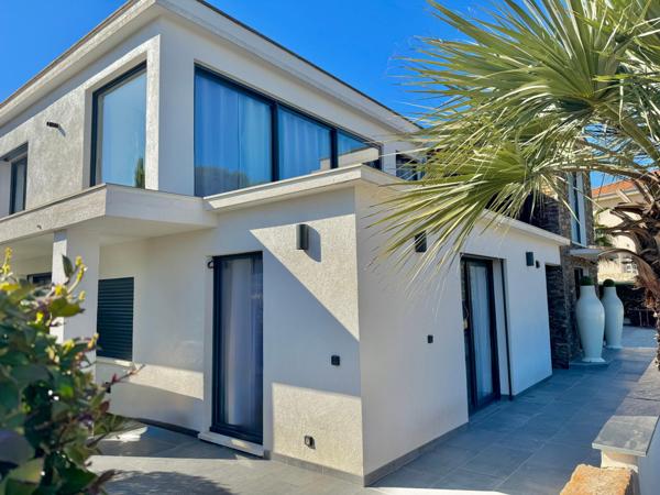 Saint-Aygulf-Var- rare propriété 343 m2 à 7mn des plages-Baisse de prix URGENT