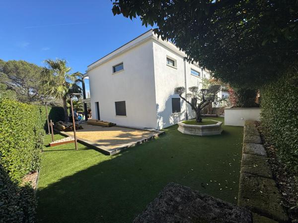 Saint-Aygulf-Var- rare propriété 343 m2 à 7mn des plages-Baisse de prix URGENT