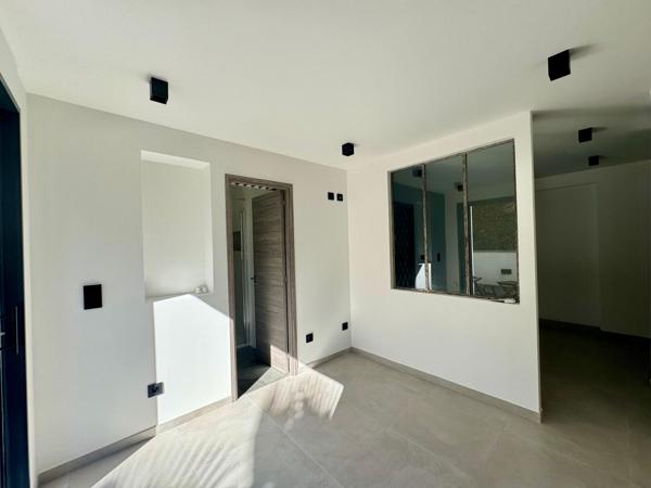 Saint-Aygulf-Var- rare propriété 343 m2 à 7mn des plages-Baisse de prix URGENT