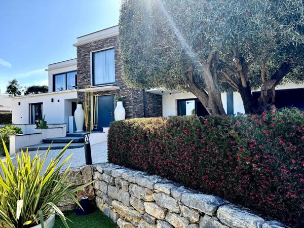 Saint-Aygulf-Var- rare propriété 343 m2 à 7mn des plages-Baisse de prix URGENT