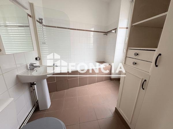 Location Appartement 3 pièces 62.39 m² - 16 RUE SAINT GILDAS Vannes 56000