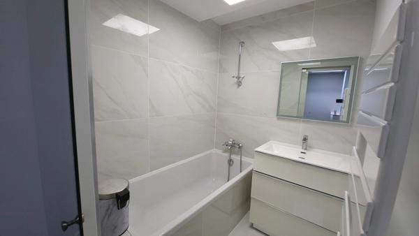 SAINT AVERTIN - 37550 - 5 MIN DE TOURS - ENTIÈREMENT RENOVÉE - GRANDE TERASSE - CUISINE TOUTE EQUIPÉE ET AMENAGÉE