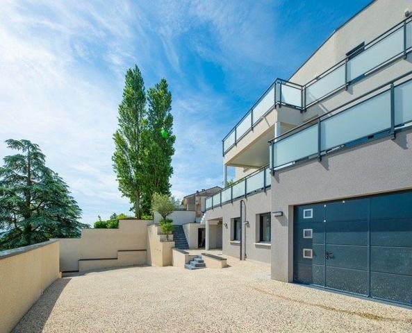 Vente Maison de luxe Saint-Laurent-de-Mure 7 Pièces 225 m²