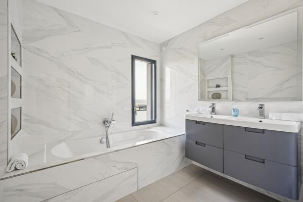 Vente Maison de luxe Saint-Laurent-de-Mure 7 Pièces 225 m²