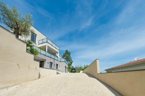 Vente Maison de luxe Saint-Laurent-de-Mure 7 Pièces 225 m²