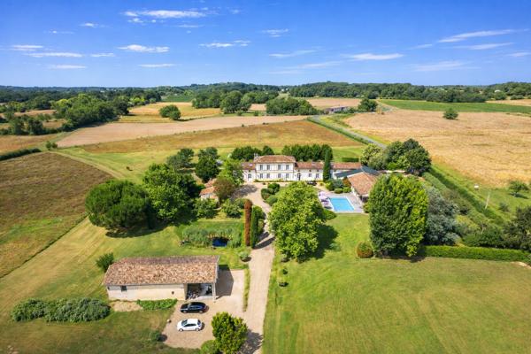 Vente Château Bordeaux 17 Pièces 900 m²