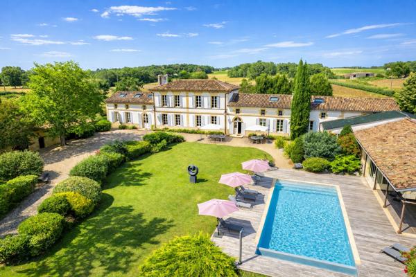 Vente Château Bordeaux 17 Pièces 900 m²
