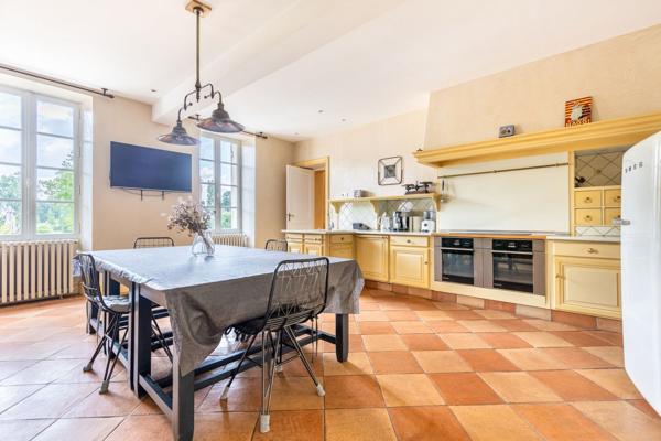 Vente Château Bordeaux 17 Pièces 900 m²