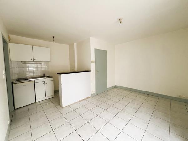 Appartement
                                                                                                                                                                                                                                                                                                                        2 pièce(s)                                                                                                                                                                                                          1 chambre(s)                                                                                                                                                                                                          34.11  m²