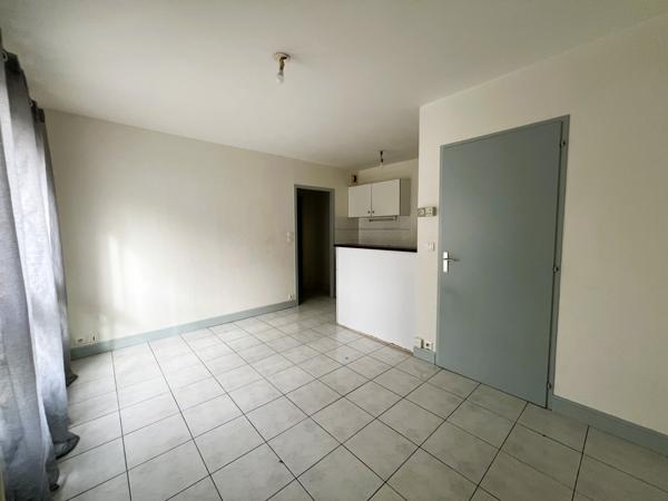 Appartement
                                                                                                                                                                                                                                                                                                                        2 pièce(s)                                                                                                                                                                                                          1 chambre(s)                                                                                                                                                                                                          34.11  m²