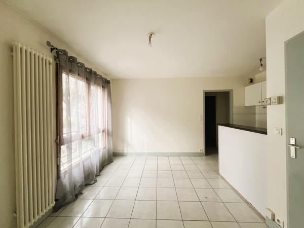 Appartement
                                                                                                                                                                                                                                                                                                                        2 pièce(s)                                                                                                                                                                                                          1 chambre(s)                                                                                                                                                                                                          34.11  m²