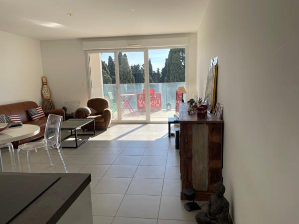 Appartement T3 récent en étage à Montpellier quartier Saint Lazare - Confort, Commodités et Vue Dégagée