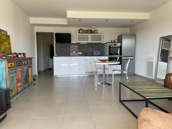 Appartement T3 récent en étage à Montpellier quartier Saint Lazare - Confort, Commodités et Vue Dégagée