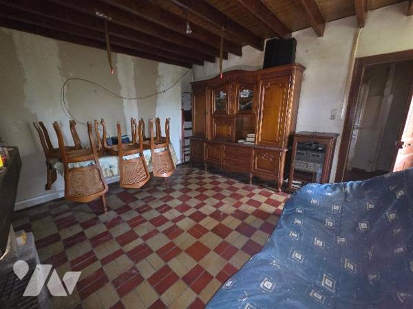 A 5MN D'YVETOT, longère de plain pied d'~75m², 2 chambres, cellier sur terrain ~1830 m².
