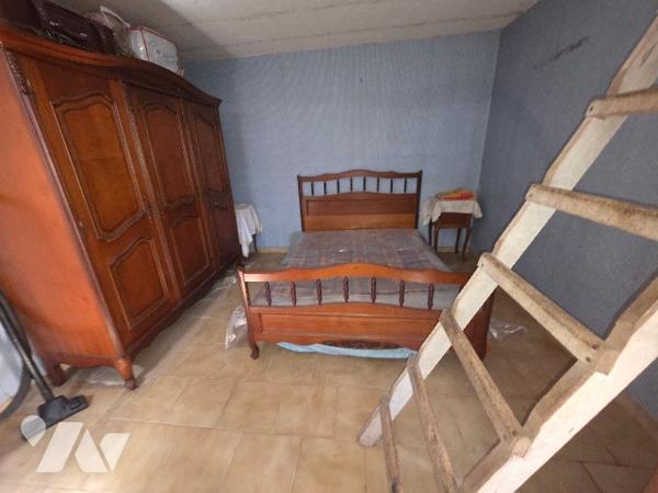 A 5MN D'YVETOT, longère de plain pied d'~75m², 2 chambres, cellier sur terrain ~1830 m².