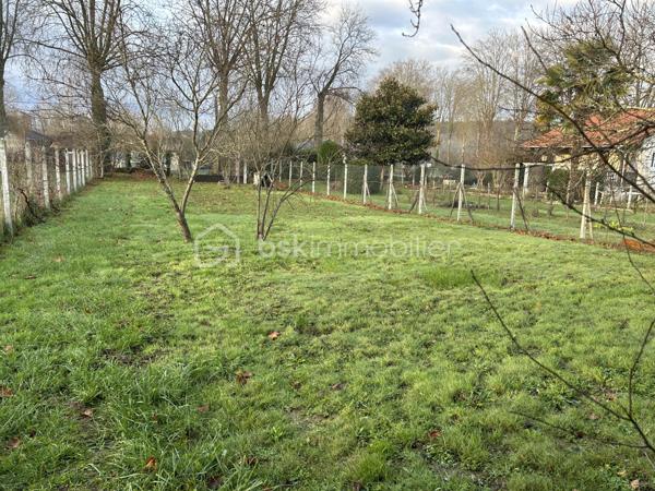 Terrain de 2 173 m²