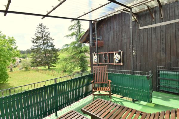 T3 et T1, 3 garages, sur un terrain d'environ 300 m²