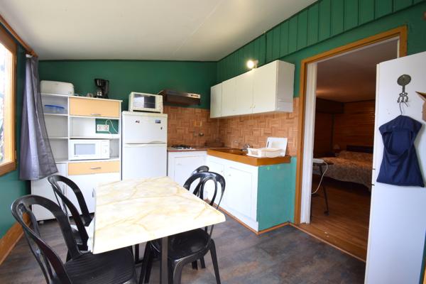 T3 et T1, 3 garages, sur un terrain d'environ 300 m²