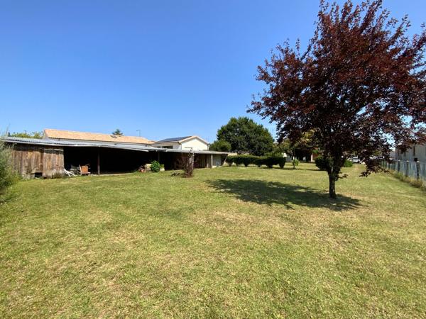 Maison centre Montendre.