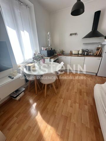 Appartement 2 pièces à vendre à Nice - Secteur Pasteur, dernier étage sans ascenceur