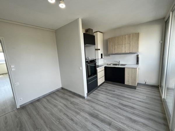 Appartement à louer 1 060 € CC Balaruc-les-Bains 4 p 88 m² DPE B