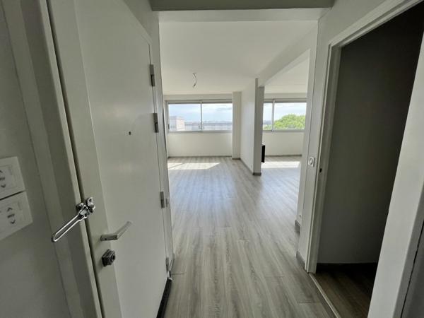 Appartement à louer 1 060 € CC Balaruc-les-Bains 4 p 88 m² DPE B