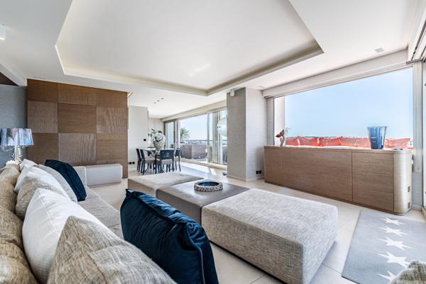 Croisette : Rare et exceptionnel penthouse avec extraordinaire terrasse et vue + joli studio de 53 M2