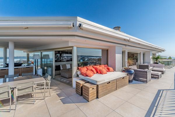 Croisette : Rare et exceptionnel penthouse avec extraordinaire terrasse et vue + joli studio de 53 M2