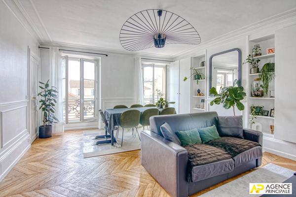 Versailles Mairie-Chantiers Appartement 3 pièces 73.88 m² au sol situé au 2ème étage avec cave et grenier €569 000 ** - Référence 27286