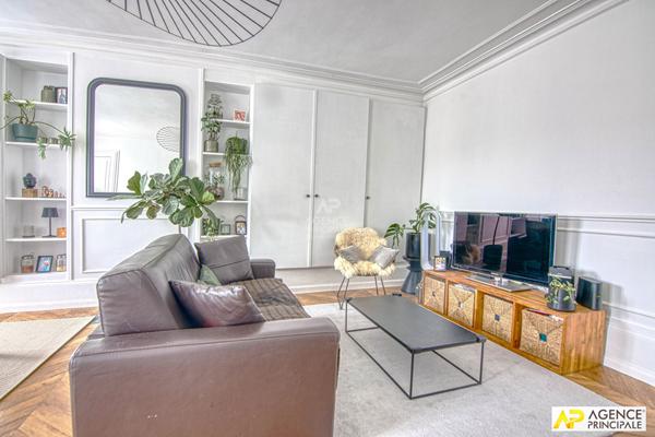 Versailles Mairie-Chantiers Appartement 3 pièces 73.88 m² au sol situé au 2ème étage avec cave et grenier €569 000 ** - Référence 27286