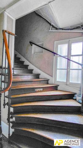 Versailles Mairie-Chantiers Appartement 3 pièces 73.88 m² au sol situé au 2ème étage avec cave et grenier €569 000 ** - Référence 27286