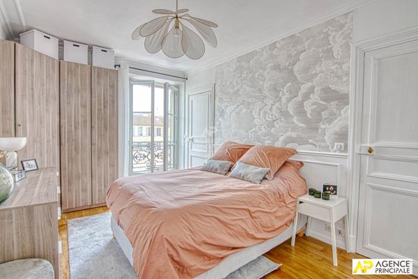Versailles Mairie-Chantiers Appartement 3 pièces 73.88 m² au sol situé au 2ème étage avec cave et grenier €569 000 ** - Référence 27286