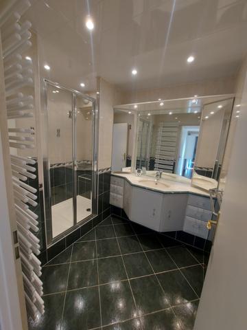 spacieux T3 avec véranda, balcons, double garage la Rochelle quartier Les Minimes